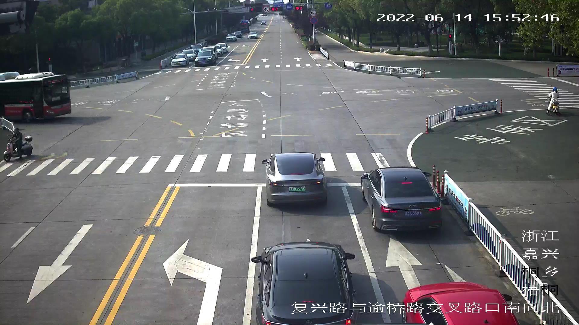 best365官网登录入口认全交通标志标线 行车上路底气足