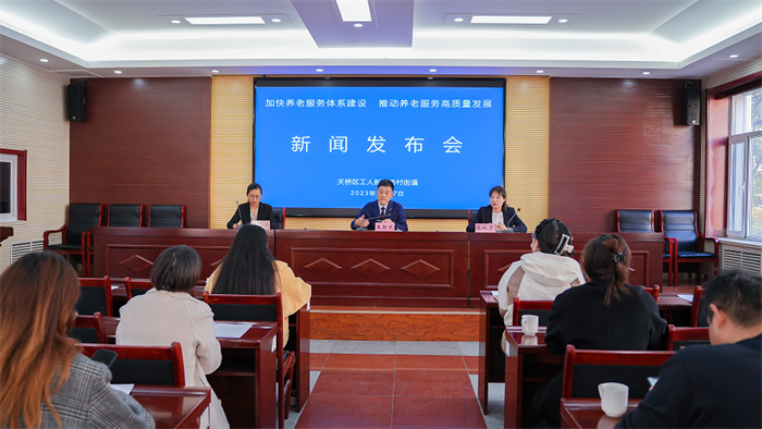 best365官网登录入口打造“文化养老”宜居环境 南村街道助力“银龄”老人乐享