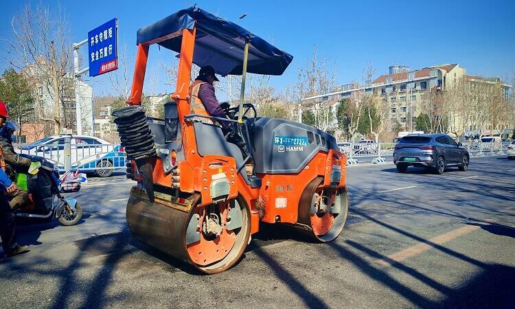 best365烟台市区道路热沥青维修今日启动(图3)